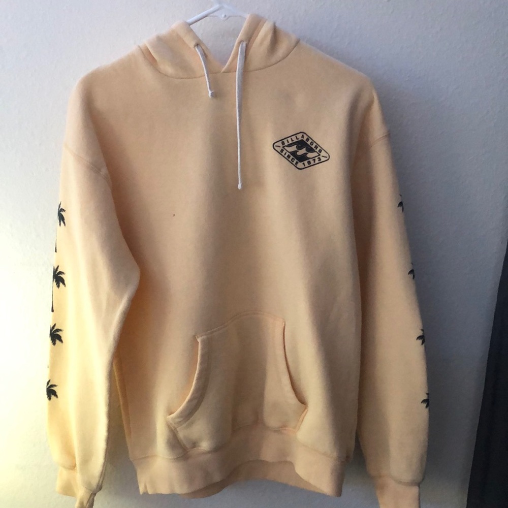 🐥Yellow Billabong Hoodie🐥